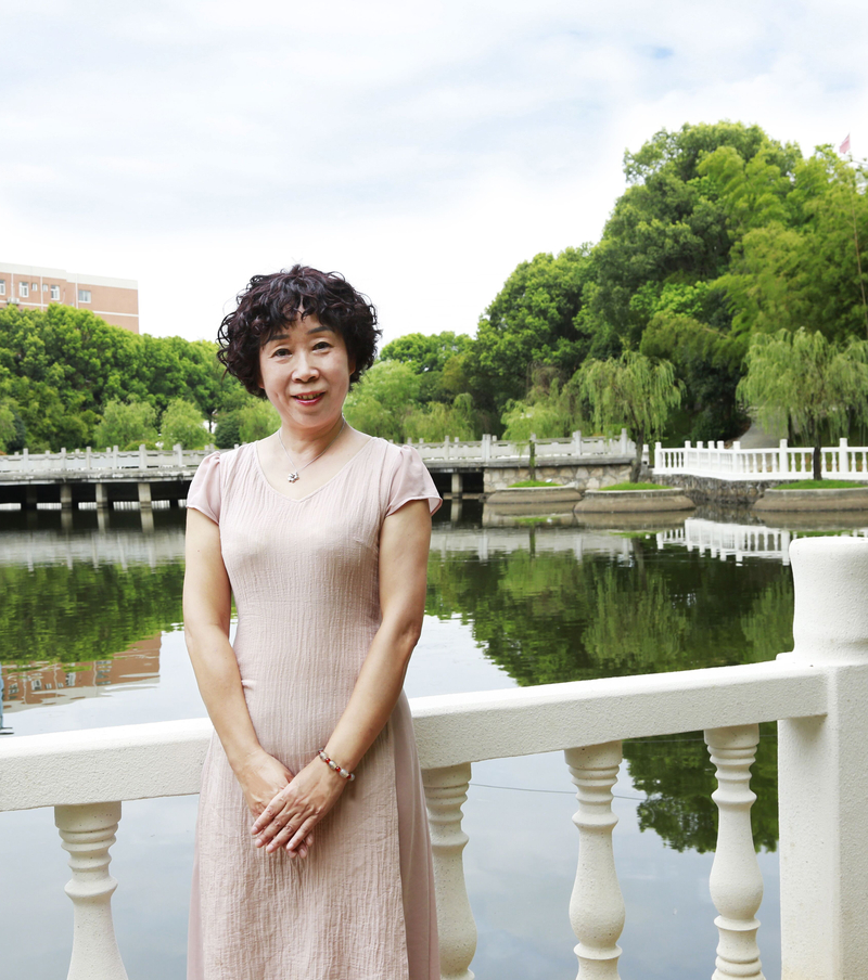 杨虹.jpg